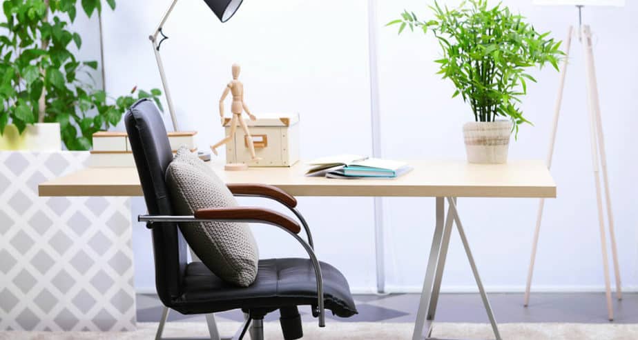 Co vám ulehčí výběr kancelářské židle?