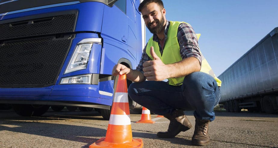 Povinná výbava nákladního automobilu: Co vždy vozit s sebou?