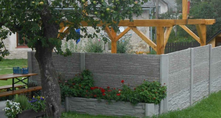 Objevte výhody moderních betonových plotů