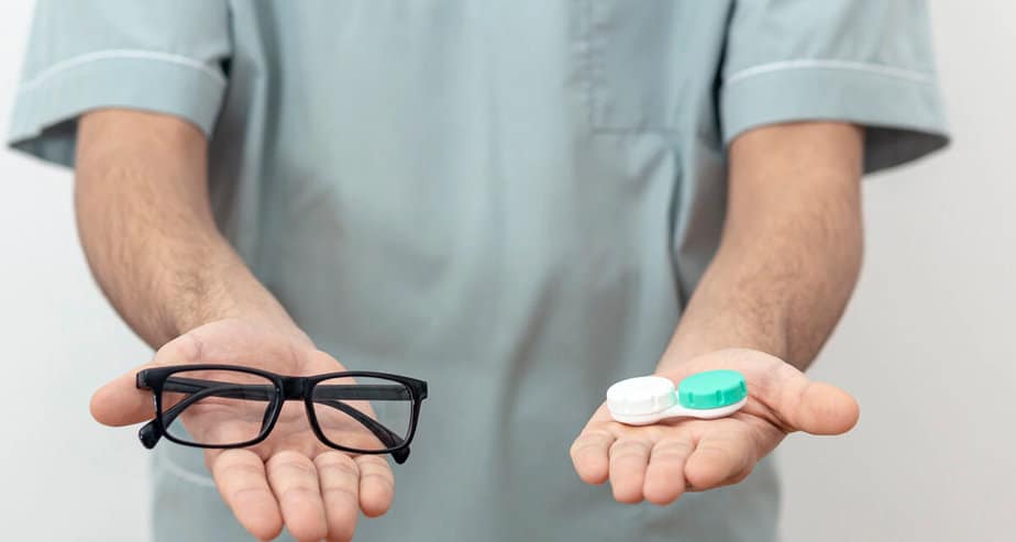 Kdy jsou lepší kontaktní čočky a kdy dioptrické brýle?
