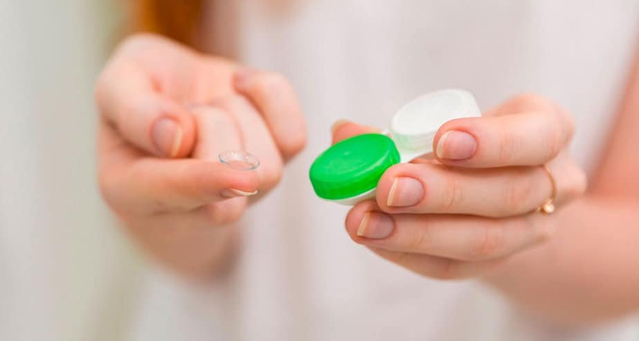 Jak čistit kontaktní čočky?