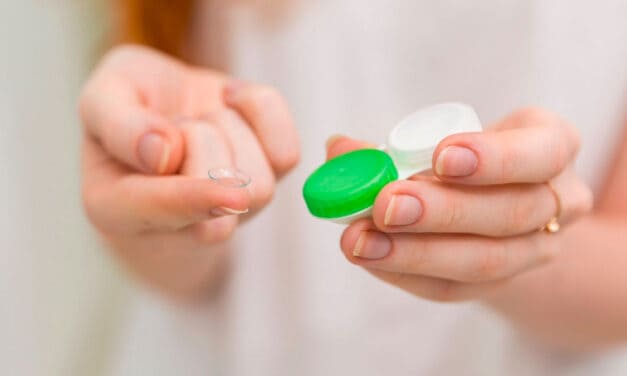 Jak čistit kontaktní čočky?
