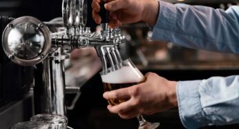 Víte, jak vypadá šnyt, hladinka nebo mlíko a jak správně pivo načepovat?
