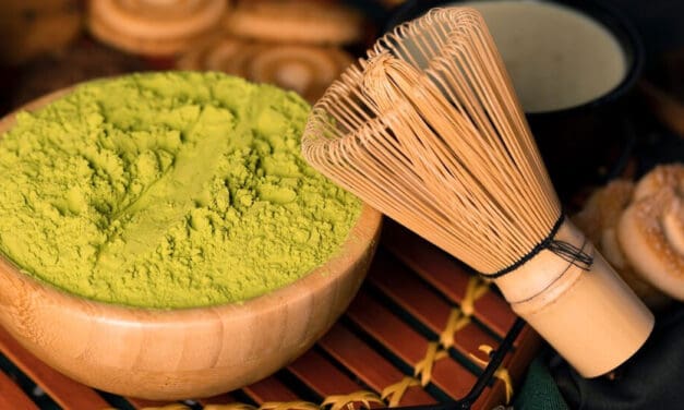 Matcha Tea: Vše, co potřebujete vědět o tomto zeleném elixíru