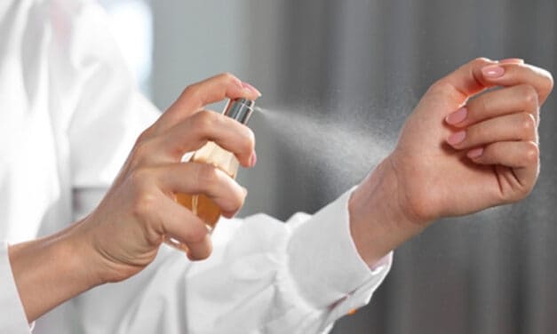 Jak docílit toho, aby vůně vydržela po celý den? Kompletní průvodce