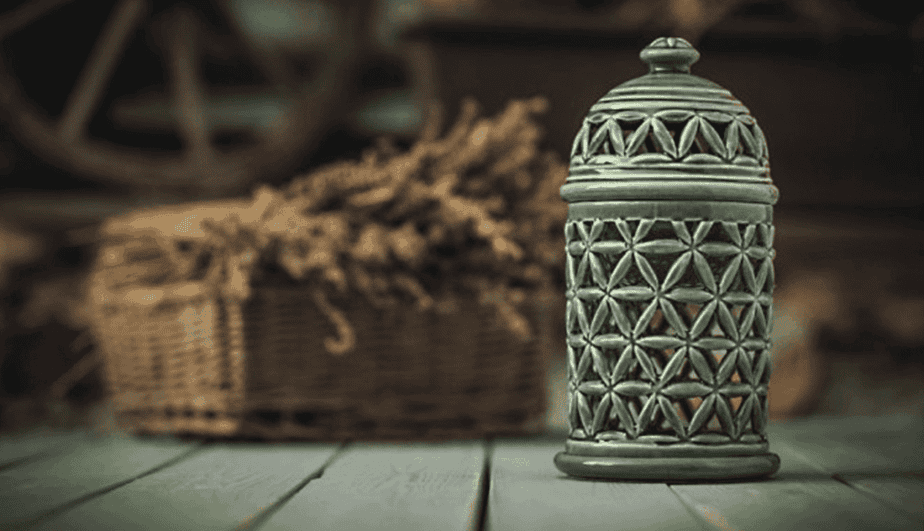 zelená aroma lampa pro aromaterapii - jedna z možností, jak si doma vytvořit harmonické prostředí, zveřejněno na Trendymagazin.cz